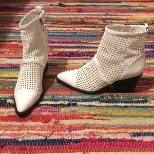 Same Edelman white boots / booties